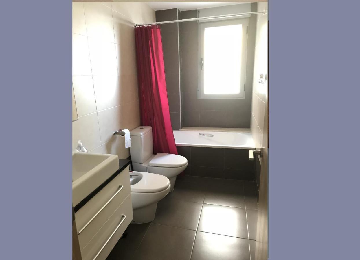 Stunning 2-Bed Apartment In Пего Экстерьер фото